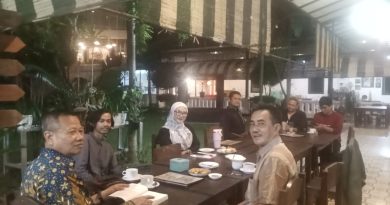 Koordinasi Lanjutan Pemutakhiran PPKD Provinsi Bersama Sekretariat Komisi X DPRD, Lembaga Adat Babel, LAM Bangka, Komite Sastra Babel, Dewan Kesenian Babel di La Terase Cafe Swiss Belhotel Pangkalpinang, 28 November 2025 Koordinasi Lanjutan Pemutakhiran PPKD Provinsi Bersama Sekretariat Komisi X DPRD, Lembaga Adat Babel, LAM Bangka, Komite Sastra Babel, Dewan Kesenian Babel di La Terase Cafe Swiss Belhotel Pangkalpinang, 28 November 2025